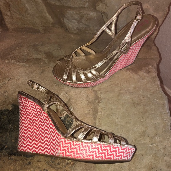 Lilly Pulitzer Sophie Gold Chevron Wedge 10 M - Picture 1 of 8